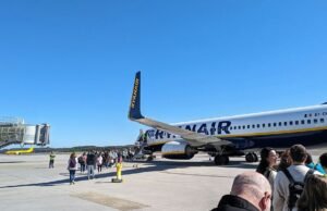 Las aerolíneas rivales intervienen para llenar el vacío, mientras que Ryanair reduce los vuelos españoles este invierno