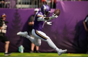 Los vikingos CB Isaiah Rodgers Force 3 reversiones obtienen 2 tocados en el primer medio tiempo histórico contra la ofensiva de Bengals ineptos