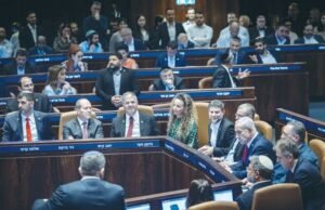 Bennett, “ El cambio en el bloque de Eisenkot podría redefinir el futuro de Israel, dicen los principales investigadores