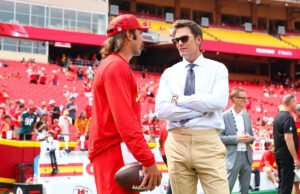 ¿Los roles de Tom Brady como propietario de la estación y asaltantes realmente amenazan el equilibrio competitivo? Las fuentes de la NFL pesan lo que es real vs. exagerado