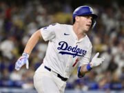 Dodgers All-Star C saldrá durante la temporada regular con una fractura de la mano, “ arriba en el aire ” para los playoffs