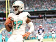El receptor de los Dolphins Jaylen Waddle ‘cuestionable’ para el juego del jueves contra Bills