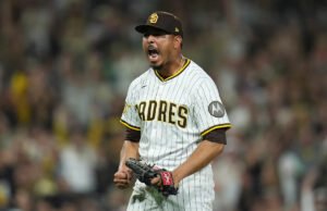 Padres Clinch Playoff Spot con victoria adicional en los cerveceros