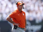 Dabo Swinney defiende su historia de éxito en Clemson después del inicio de 1-2 de Tigers para la temporada 2025