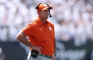 Dabo Swinney defiende su historia de éxito en Clemson después del inicio de 1-2 de Tigers para la temporada 2025