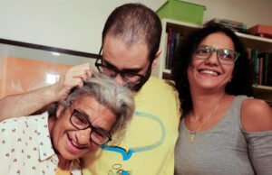 El activista británico-egipcio encontró a su familia