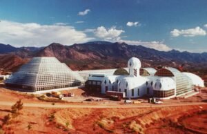 26 de septiembre, la estadía de la Biosfera 2 comienza en Arizona