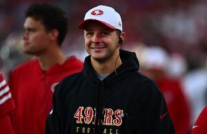 49ers Flex QB Adrian Martínez de Escuadrón de práctica; Probablemente Purdy inactivo