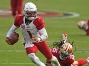 Kyle Shanahan de los 49ers tuvo sus dificultades contra los Cardenales