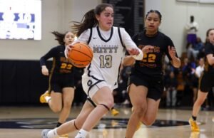La arzobispo Mitty Guard Emma Cook está comprometida con el baloncesto femenino de UCSD