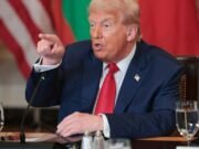 Se lanza el disfraz de Trump contra el New York Times