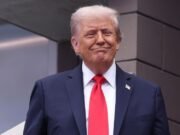 Trump apoya a Brendan Carr de la FCC y amenaza las licencias de transmisión