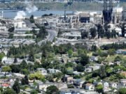 Hombre de rodeo condenado por matar a un medio hermano, luego asusta a otro para saltar desde una ventana del segundo piso
