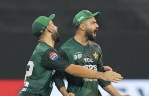 Asia Cup 2025: en medio de la controversia, Pakistán supera a los Emiratos Árabes Unidos por 41 carreras para garantizar el lugar de Super 4s