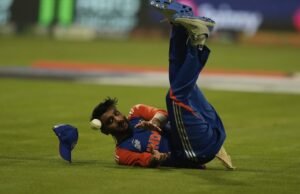 Asia Cup 2025: Axar Patel sufre una lesión en la cabeza durante el juego de Omán, dudoso por el shock paquistaní