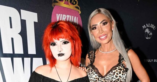 Farrah-Abraham-Responds-to-Fan-Praising-Her-After-Daughter-Sophia-Debuts-Bold-New-Orange-Hair-Look-G.jpeg