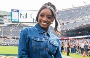 Los atuendos del juego elegante de Simone Biles para apoyar a su esposo Jonathan Owens