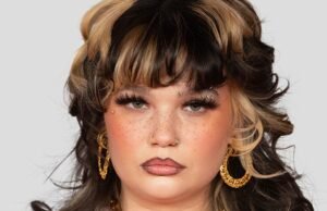 Lola Young ‘Ok Now’ después de colapsar durante todo lo que es el rendimiento