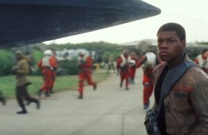 John Boyega mantendría a Han Solo, Luke Skywalker vivo en “Star Wars”