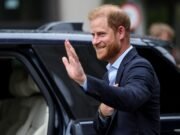 El príncipe Harry corre el riesgo de reconciliación real, defendiendo los ataques contra la familia