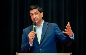Un miembro del Congreso que da la bienvenida al Ayuntamiento de la Educación en Cupertino High – The Mercury News