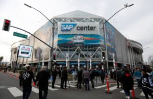 El nuevo banner de San Jose Sharks en SAP Center ofrece un error
