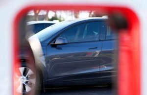 Tesla se convierte en manijas de las puertas que atrajeron el control de seguridad: las noticias de Mercury