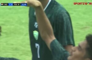 Después de Haris Rauf, el equipo de fútbol de Pakistán sub-17 hizo la controvertida celebración del avión del cazador en el partido contra India
