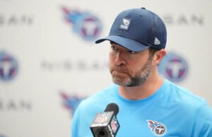 El entrenador de los Titanes responde a los Hoots: “ Fire Callahan ‘Song después del colapso de la derrota en la primera mitad contra los Colts:’ No pienso en estas cosas ”