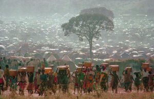 El Tribunal de la ONU escucha el caso del presunto financiero del genocidio de Ruanda bloqueado en el limbo legal