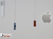 Apple intensifica la guerra de palabras con los reguladores europeos