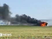 Los autos voladores chocan entre sí en el Air Show en China