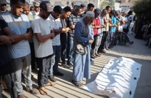 Docenas de palestinos, cuatro soldados israelíes asesinados en Gaza