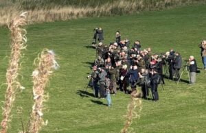 Los observadores de aves acuden para identificar a un visitante asiático raro