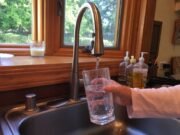 Los residentes de Benicia pidieron mantener el agua después de la línea de daño