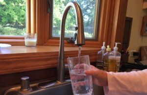 Los residentes de Benicia pidieron mantener el agua después de la línea de daño