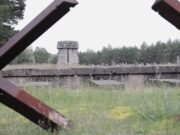 Los maestros tríadas aprenden la importancia de la educación del Holocausto en el campo de exterminio de Treblinka