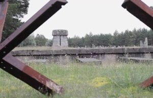 Los maestros tríadas aprenden la importancia de la educación del Holocausto en el campo de exterminio de Treblinka