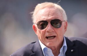 Jerry Jones dice que los Cowboys no planean un homenaje a Micah Parsons antes de la semana 4 del partido contra Packers