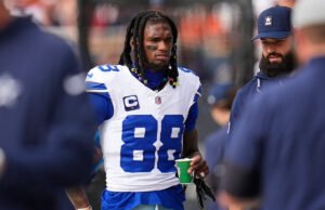 Los Cowboys pierden contra los Bears, caen a 1-2 con un cordero de Ceedee lesionado y defensa en estado de shock