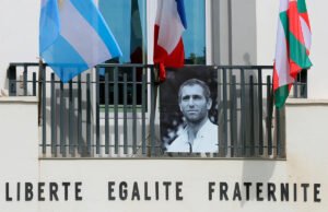 El juicio de las ordenanzas del Tribunal de París por un activista muy derecho acusado de haber matado a la ex estrella de rugby argentina