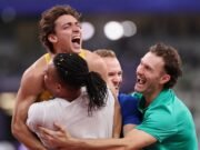 Suecia, Armand ‘Mondo’ Doabes, gana oro en el salto masculino, rompe el récord mundial; Kurtis Marschall de Australia dice el bronce