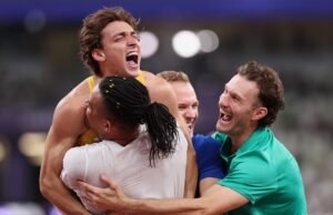 Suecia, Armand ‘Mondo’ Doabes, gana oro en el salto masculino, rompe el récord mundial; Kurtis Marschall de Australia dice el bronce