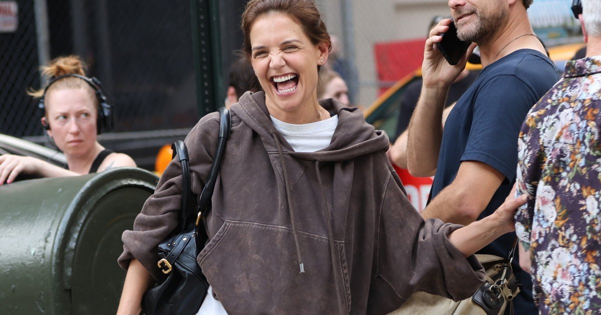 NUEVA YORK, NY - 30 de julio: Katie Holmes y Joshua Jackson son vistos en el set de