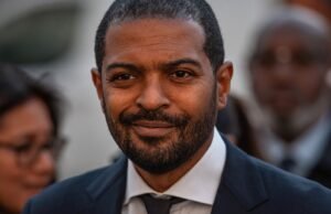 Noel Clarke arrestado mientras la policía busca en la casa en Londres