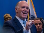 El Departamento de Justicia habría cerrado la investigación de que Homan acepte $ 50,000 en efectivo