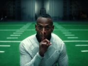 Revista ‘él’: Marlon Wayans juega una cuarta parte de un queso de cabra satánico