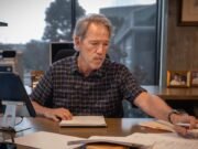 Después del incendio del bosque, David E. Kelly está en California