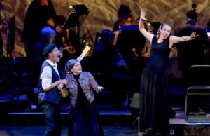 La versión yiddish de ‘Fiddler on the Roof’ en La Soraya brilló una luz