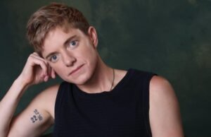 En “Wayward”, Mae Martin toma a su personaje en un thriller oscuro